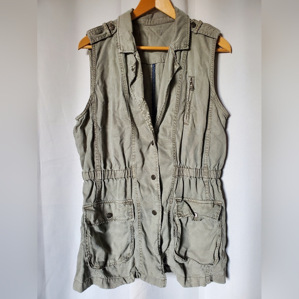 Kenneth Cole Vest